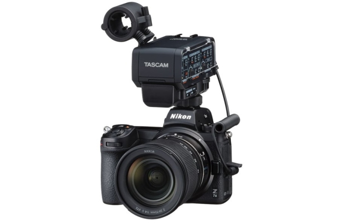 Adaptor microfon pt. camere Tascam CA-XLR2d-AN