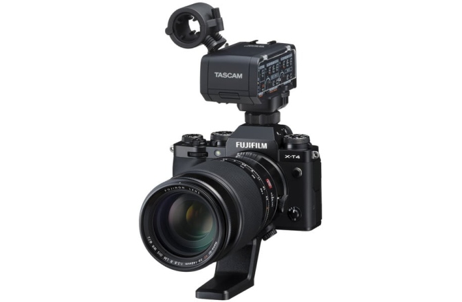 Adaptor microfon pt. camere Tascam CA-XLR2d-F