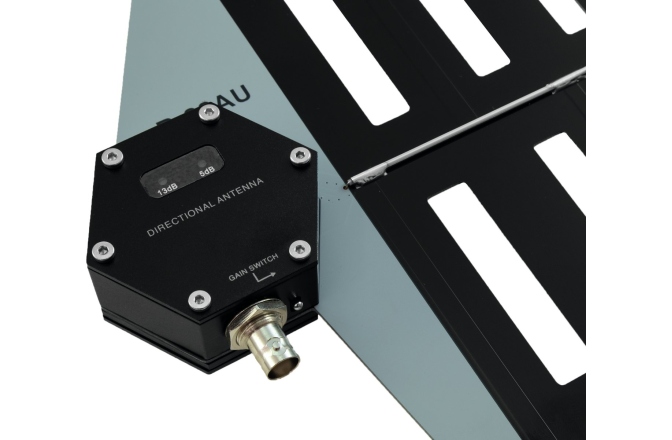 Antenă direcțională cu bandă largă
 Relacart R-22AU Wide-band directional active Antenna 2x