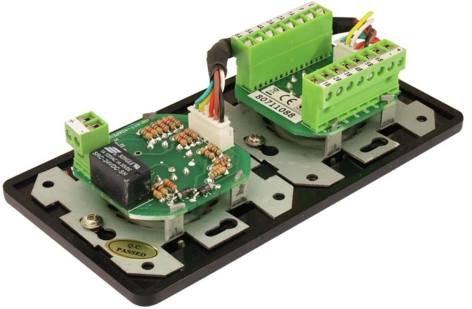 Atenuator de volum cu selector de sursă Omnitronic PA Vol Contr/Prog Select 5W mono bk