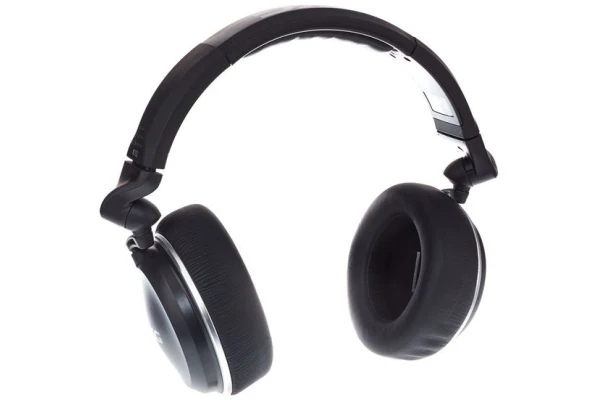 AKG K182 — 2