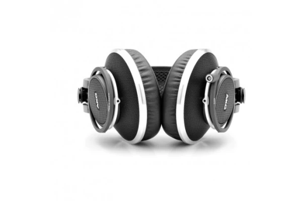 AKG K812 PRO — 2