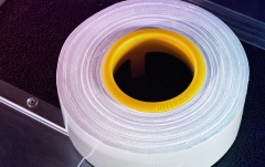 Bandă din material premium cu miez ERGO, albă, lucioasă, 50 mm x 50 m Defender EXA-TAPE W 50 ERGO-CORE