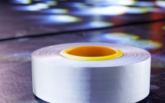 Bandă din material premium cu miez ERGO, albă, lucioasă, 50 mm x 50 m Defender EXA-TAPE W 50 ERGO-CORE