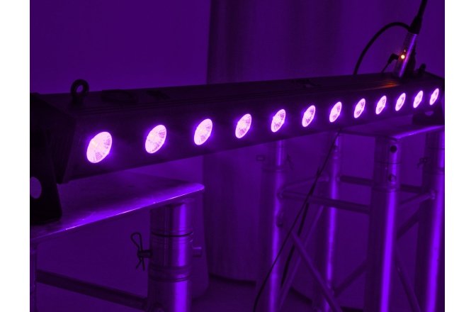 Bară de lumină UV LED

 Eurolite LED BAR-12 UV Bar