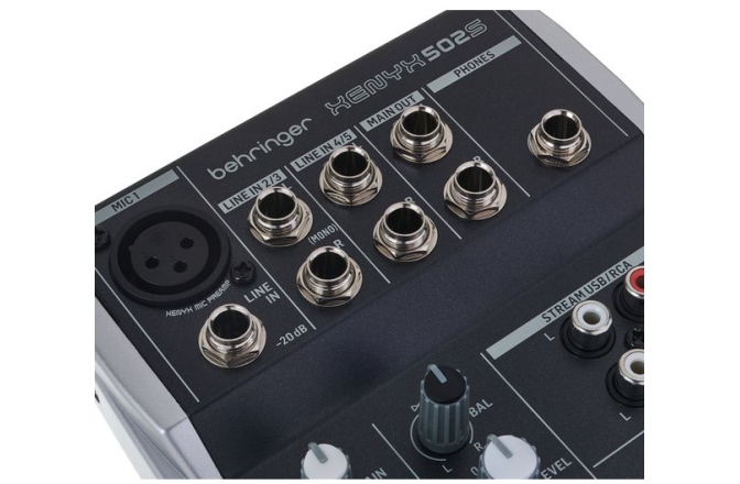 Behringer Xenyx 502S