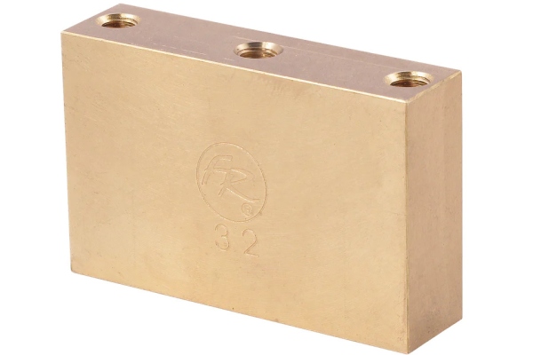 FR17FTB32 - 1000 Series / Special 7-String Fat Brass Tremolo Block - 32 mm FR17FTB32 - 1000 Series / Special 7-String Fat Brass Tremolo Block - 32 mm