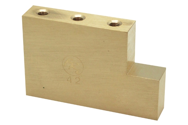 FROFTBL42 - Fat Brass L Shaped Tremolo Block - 42 mm FROFTBL42 - Fat Brass L Shaped Tremolo Block - 42 mm