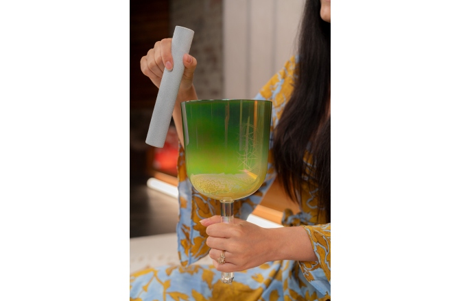 Bol de meditație cu mâner Meinl 5.75" Essence Solfeggio Crystal Singing Bowl Ut 396 Hz, Olive Green