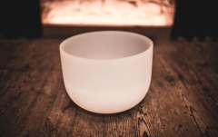 Bol de meditație Meinl Crystal Singing Bowl, white-frosted, 13" / 33 cm, Note D4, Sacral Chakra