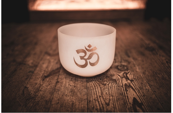 Bol de meditație Meinl Crystal Singing Bowl, white-frosted, 8" / 20 cm, Note C#5, OM
