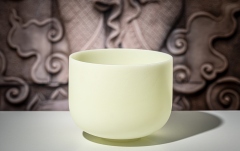 Bol de meditație Meinl Emerald Crystal Singing Bowl, frosted, 10" / 25 cm, Note F4, Heart Chakra