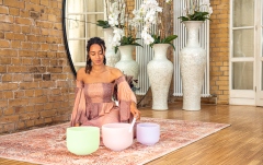 Bol de meditație Meinl Rose Quartz Crystal Singing Bowl, frosted, 10" / 25 cm, Note F4, Heart Chakra