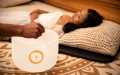 Bol de meditaţie  Meinl Planetary Tuned Crystal Singing Bowl, 12" / 30 cm, Sun 126.22 Hz, Solarplexus Chakra