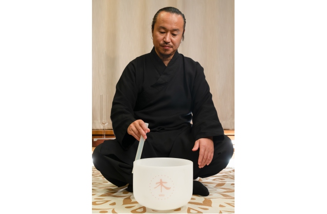 Bol sonic de cristal Meinl Sonic Energy 10'' TCM Crystal Singing Bowl, Wood 324 Hz