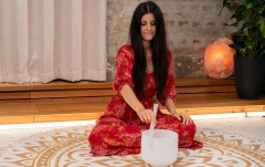 Bol sonic de cristal Meinl Sonic Energy 8'' Crystal Singing Bowl Note C5 432 Hz Root Chakra CSB8C5