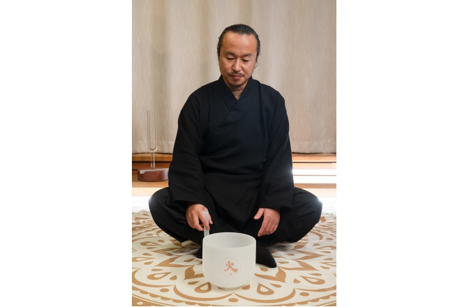 Bol sonic de cristal Meinl Sonic Energy 8'' TCM Crystal Singing Bowl, Fire 384 Hz