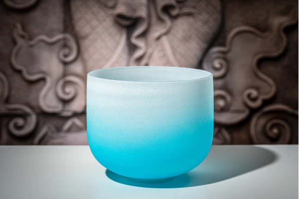 Meinl Crystal Singing Bowl, color-frosted, 10" / 25 cm, Note G4, Throat Chakra — 4