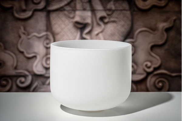 Meinl Crystal Singing Bowl, white-frosted, 12" / 30 cm, Note E4, Solarplexus Chakra — 2