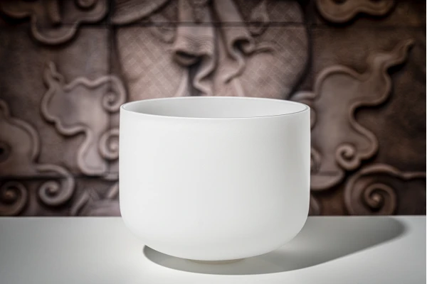 Meinl Crystal Singing Bowl, white-frosted, 12" / 30 cm, Note F4, Heart Chakra — 2