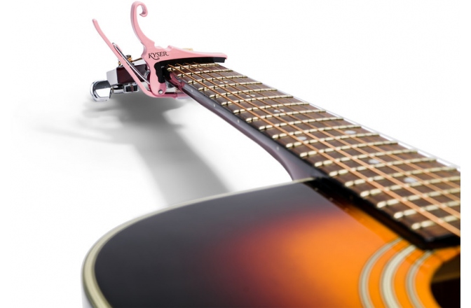 Capodastru Kyser Quick-Change Capo Acoustic Guitar Pink