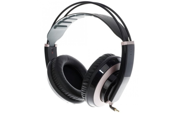 HD 687
