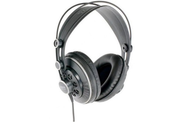 HD 681B