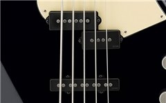 Chitara bass electric activ cu 5 corzi Yamaha BB735 ATMBL