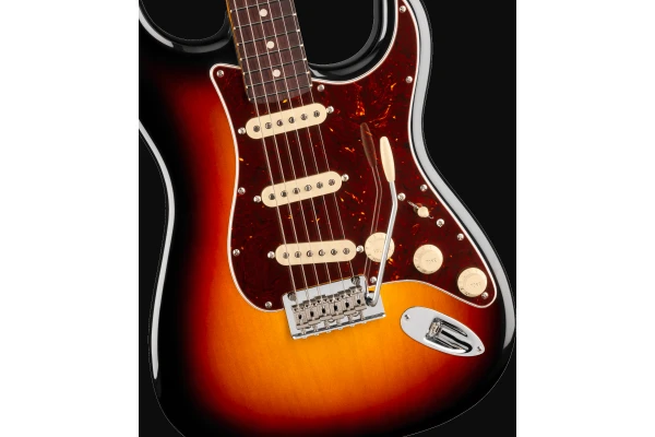 Fender American Professional Stratocaster Rosewood Fingerboard 3-Color Sunburst — 3