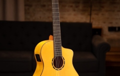 Chitară electro-clasică Ortega Family Series Pro Classical Guitar 6 String - Solid North American Spruce + Bag