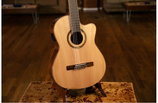 Chitară electro-clasică Ortega Performer Series Classical Electic Nylon String Guitar 4/4 Medium Neck - + Bag