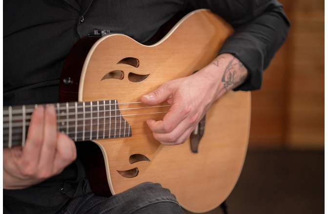 Chitară electro- clasică Ortega TourPlayer DeLuxe Lefty - Spruce Natural + Gig Bag