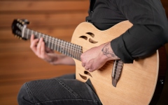 Chitară electro- clasică Ortega TourPlayer DeLuxe Lefty - Spruce Natural + Gig Bag