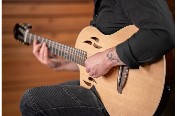 Chitară electro- clasică Ortega TourPlayer DeLuxe Lefty - Spruce Natural + Gig Bag