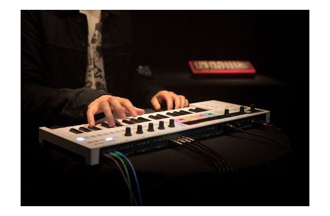 Claviatură MIDI si Sequencer Arturia KeyStep Pro