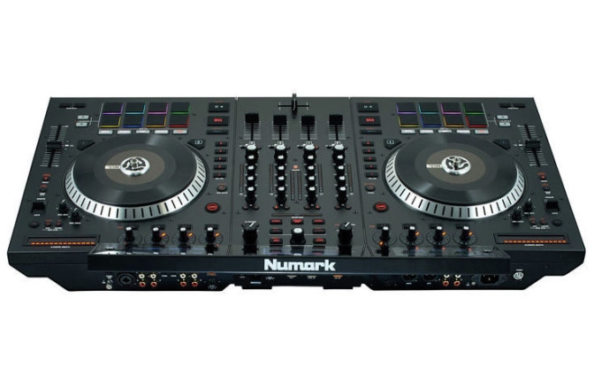 Consola / controller DJ Numark NS7 III