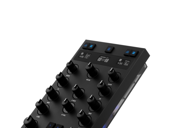 Controller / Mixer cu interfață integrată Native Instruments Traktor Z1 Mk2