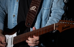 Curea chitară Ortega Genuine Leather Strap - Dark Brown Lizzy