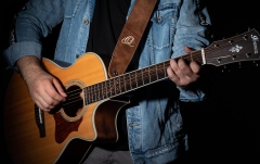 Curea chitară Ortega Suede Leather Strap Cognac OSSU-40