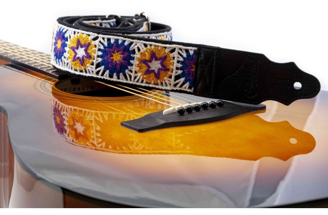 Curea chitară RightOn Crochet White