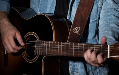 Curea de chitară Ortega Suede Leather Strap - Peat