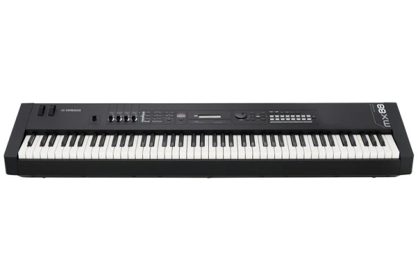 Yamaha MX88 — 2