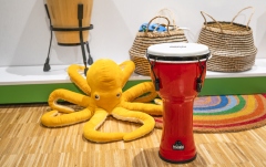 Djembe pentru copii Nino Percussion Synthetic Djembe 8'' - Red