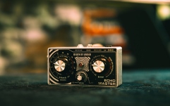 Efect de delay pentru voce Death By Audio  Echo Master - Vocal Lo-Fi Delay