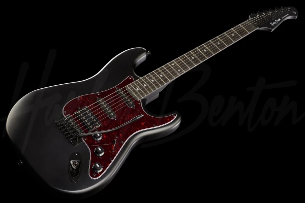 Harley Benton ST-20HSS Satin Black — 3
