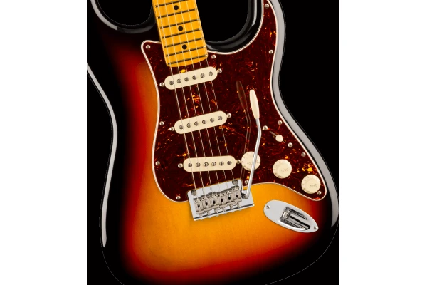 Fender American Professional Stratocaster Maple Fingerboard 3-Color Sunburst — 3