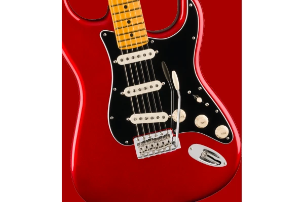 Fender Limited Edition American Professional Classic Stratocaster featuring the Fender Silent System™ Maple Fingerboard Candy Apple Red — 3