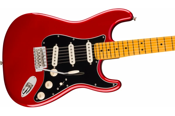 Fender Limited Edition American Professional Classic Stratocaster featuring the Fender Silent System™ Maple Fingerboard Candy Apple Red — 4