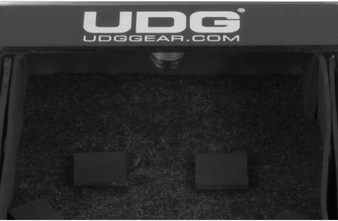 Flightcase pentru console DJ UDG Ultimate Flight Case DDJ-REV7 Plus - Whels