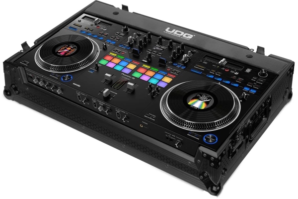 Ultimate Flight Case DDJ-REV7 Plus - Whels Ultimate Flight Case DDJ-REV7 Plus - Whels